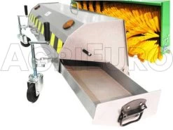 Accessorio Spazzolatrice SPR 100 Con Raccoglitore - Spazzola Da Cm 100 Per Motocoltivatore -Cura Del Giardino accessorio spazzolatrice spr 100 con raccoglitore spazzola da cm 100 per motocoltivatore spazzolatrice con raccoglitore 9733 0 1482319690 Spazzolatrice con contenitore orizz 2