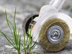 Batavia - Pulisci Fughe A Batteria - Due Spazzole In Dotazione - SENZA BATTERIA E CARICABATTERIA -Cura Del Giardino batavia pulisci fughe a batteria due spazzole in dotazione senza batteria e caricabatteria pulisci fughe a batteria batavia con batteria 18v 2ah 32783 5 1643878129 IMG 61fb96f178570