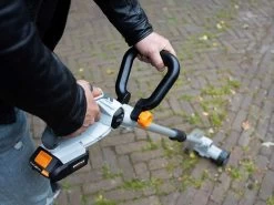 Batavia - Pulisci Fughe A Batteria - Due Spazzole In Dotazione - SENZA BATTERIA E CARICABATTERIA -Cura Del Giardino batavia pulisci fughe a batteria due spazzole in dotazione senza batteria e caricabatteria pulisci fughe a batteria batavia con batteria 18v 2ah 32783 5 1643878129 IMG 61fb96f17927b