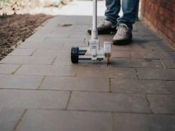 Batavia - Pulisci Fughe A Batteria - Due Spazzole In Dotazione - SENZA BATTERIA E CARICABATTERIA -Cura Del Giardino batavia pulisci fughe a batteria due spazzole in dotazione senza batteria e caricabatteria pulisci fughe a batteria batavia con batteria 18v 2ah 32783 5 1643878129 IMG 61fb96f17bdb3