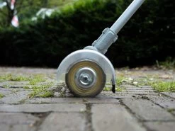 Batavia - Pulisci Fughe A Batteria - Due Spazzole In Dotazione - SENZA BATTERIA E CARICABATTERIA -Cura Del Giardino batavia pulisci fughe a batteria due spazzole in dotazione senza batteria e caricabatteria pulisci fughe a batteria batavia con batteria 18v 2ah 32783 5 1643878129 IMG 61fb96f17ce54