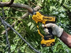 DeWalt DCMPP568P1-QW - Forbice Elettrica Da Potatura - 18V 5.0Ah 26 DeWalt DCMPP568P1-QW - Forbice Elettrica Da Potatura - 18V 5.0Ah -Cura Del Giardino dewalt dcmpp568p1 qw forbice elettrica da potatura 18v 5 0ah forbice da potatura a batteria dewalt dcmpp568p1 qw 41953 6 1683123287 IMG 64526c57f2f6f