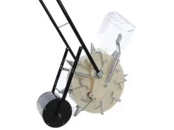 GeoTech PM 100 - Seminatrice A Spinta Con Rullo - Spandiconcime -Cura Del Giardino geotech pm 100 seminatrice a spinta con rullo spandiconcime seminatrice a spinta con rullo geotech pm 100 12798 0 1522232163 IMG 8876