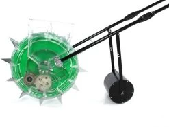 GeoTech PM 200 - Seminatrice A Spinta Con Rullo - Spandiconcime -Cura Del Giardino geotech pm 200 seminatrice a spinta con rullo spandiconcime seminatrice a spinta con rullo geotech pm 200 12803 0 1522252258 IMG 8992