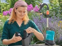 Pompa Gardena Per Cisterna 2000/2 - Batteria Da 18 V 2.5 Ah E Caricabatteria Inclusi -Cura Del Giardino pompa gardena per cisterna 2000 2 batteria da 18 v 2 5 ah e caricabatteria inclusi pompa per cisterna gardena 2000 2 29335 1 1621590595 IMG 60a782433eee6