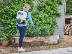 Pompa Irroratrice Zainata A Batteria RYOBI RY18BPSA-0 - 18V - 4Ah - Tanica Da 15L -Cura Del Giardino pompa irroratrice zainata a batteria ryobi ry18bpsa 0 18v 4ah tanica da 15l pompa per irrorazione ryobi ry18bpsa 0 29721 1 1623146434 IMG 60bf3fc26a492