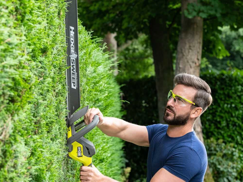 Tagliasiepi A Batteria RYOBI RY18HT55A-0 - 18V - Lama Da 55cm - Taglio 24mm - SENZA BATTERIE E CARICABATTERIE - immagine 4