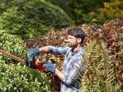 Tagliasiepi Elettrico Black & Decker BEHTS401C10-QS - 500W - Lunghezza Lama 55cm -Cura Del Giardino tagliasiepi elettrico black decker behts401c10 qs 500w lunghezza lama 55cm tagliasiepi black decker beht251c10 qs 24677 1 1596189508 IMG 5f23eb442f4cf